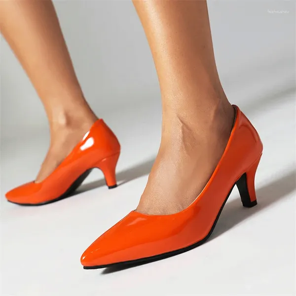 Sapatos de vestido Moda Médio Salto Senhoras Bombas Grande Tamanho Clássico Mulheres Salto Alto Vermelho Branco Preto Partido Escritório Feminino