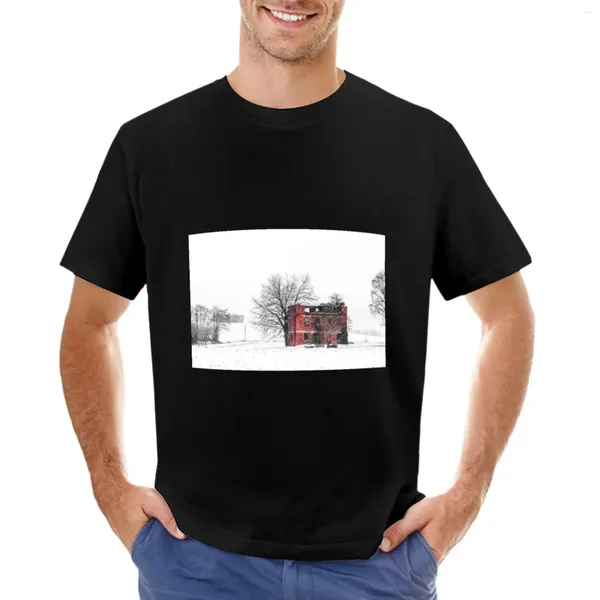 Polos masculinos neve cobrindo uma fazenda abandonada camiseta manga curta camiseta personalizada roupas