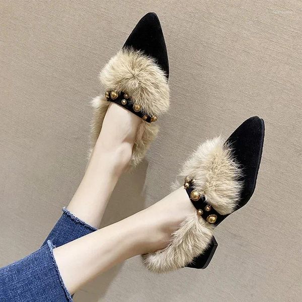 Туфли на среднем каблуке, женские пикантные пушистые зимние сапоги с острым носком, дизайнерские замшевые короткие плюшевые туфли 2024, Zapatos Femme