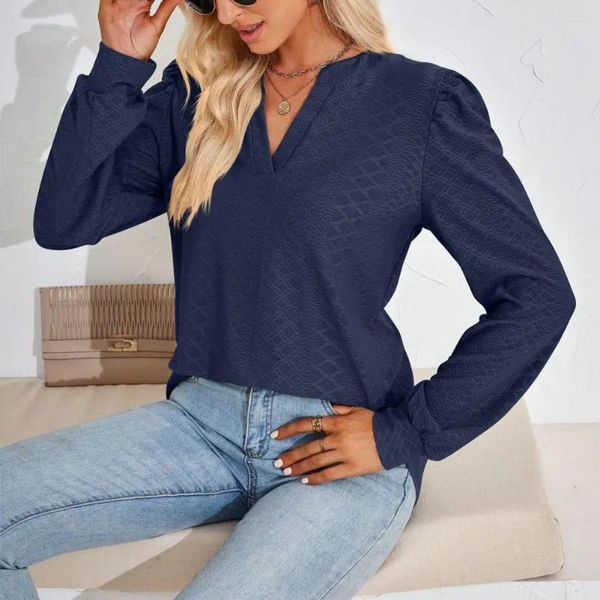 Blusas femininas com decote em v topo chique apliques pulôver elegante decote em v macio cor sólida blusa de comprimento médio para casual ol commute ajuste regular