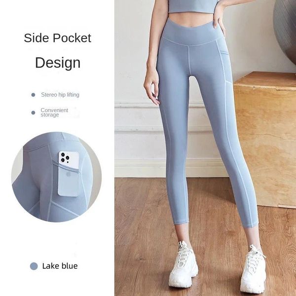 Leggings da donna Booty Lifting Pantaloni da yoga femminili senza cuciture lavorati a maglia Pantaloni sportivi casual a righe a vita alta Push Up sexy Leggins traspiranti da donna