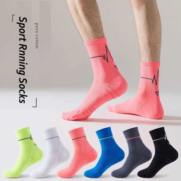 Sportsocken Neue Outdoor-Sportarten Marathon Ganzjahres-Lauf-Crew-Socken Männer/Frauen Bunte, schnell trocknende Übungs-Fitness-Trainings-dünne Crew-Socken YQ240126