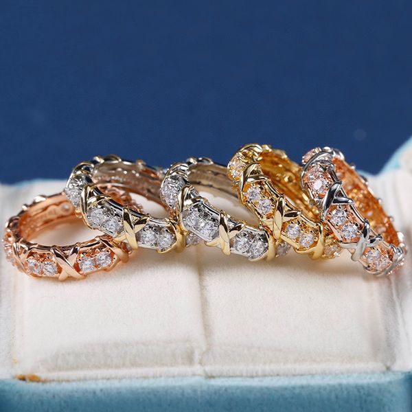 Tasarımcı Yüzük Lüks Kadınlar Tasarımcı Tel Crossover Ring Sliver Moda Klasik Takı Çift Stil Yıldönümü Hediye Düğün Aşıklar Elmaslarla Hediyeler