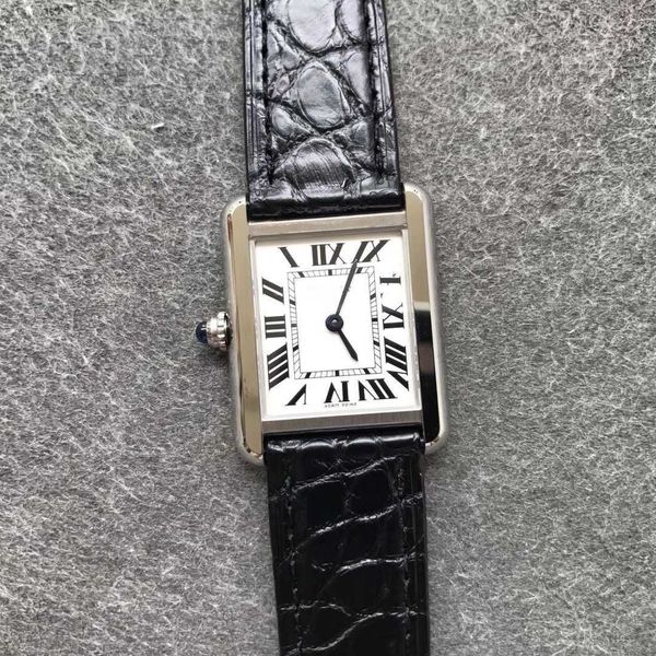 AF Made Carter Tank Maßgeschneiderte Uhr für ausländische Spieler, originales Schweizer Quarzwerk mit geschnitztem Logo, kleine Größe 24 * 31 mm, mit Originalbox HXZZ