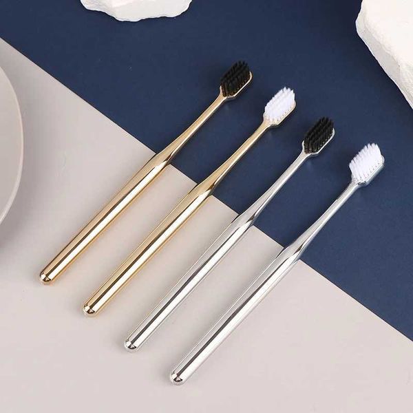 Zahnbürste Luxus Weiche Zahnbürste Männer Frauen Erwachsene Zahnbürste Gold Silber Dental Pinsel Eleganz Sanfte Zahnbürsten Drop ShippingL2401