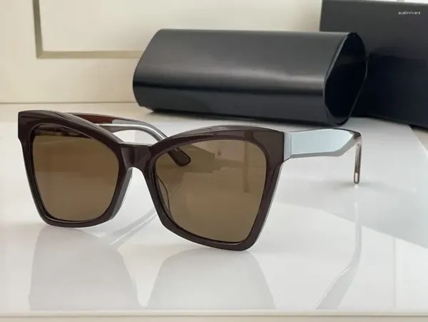 Sonnenbrille 2024 Stilvolle edgy Frauen Luxus Vintage langlebige quadratische Retro Damen Katzenbrille mit Box