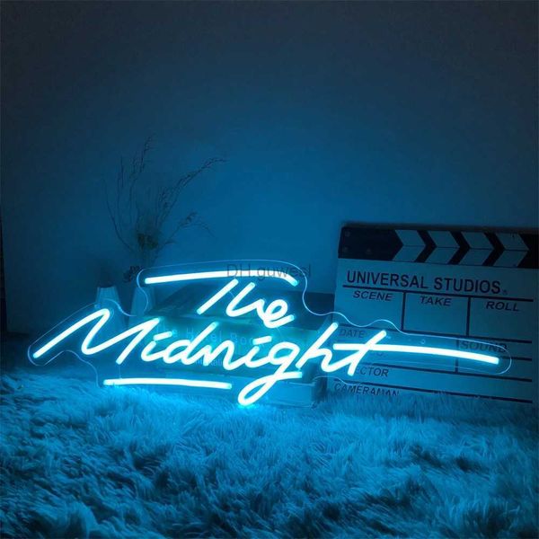 LED NEON SIGN Letra de texto personalizada Neon The Midnight LED NEON BAR SIGN SOLA LIGHT ROOM DE DECORAÇÃO DE PARAPAÇÃO DE PUBRO DE PUB DE CARRA DE DECORAÇÃO NOTIDO YQ240126