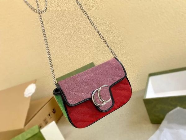 2024 tamanho moda senhoras ombro ou crossbody sacos mensageiro saco de bloqueio de cor design de tecido de seda g padrão de luxo senhora carteira de metal bolsa de corrente