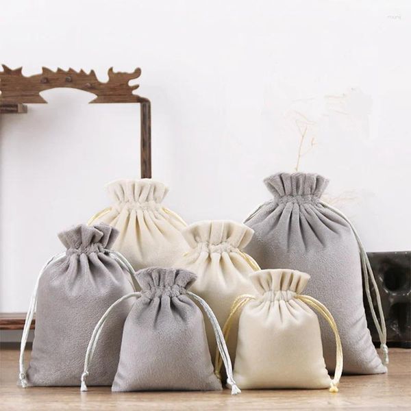 Envoltório de presente Jinsnzz 5/10 Pcs Pacote de Casamento Sacos de Cordão de Flanela Macia 8x10/10x14/13x18cm Bolsas de Veludo de Armazenamento de Jóias de Natal