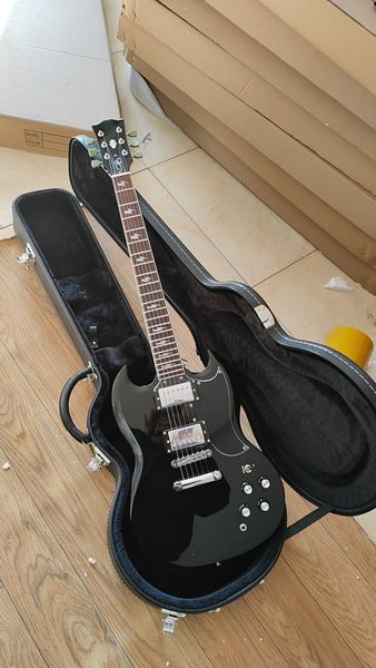 Vendita calda di buona qualità Chitarra elettrica nera Corpo solido Tastiera in palissandro Alta qualità Guitarra Spedizione gratuita può essere personalizzato #2258