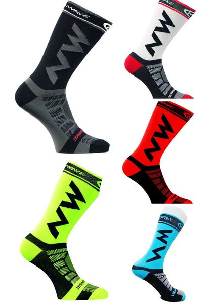 Calzini sportivi MagiMobo Mid Tube Calzini da esterno per uomo Calzini da arrampicata da corsa traspiranti in nylon Ciclismo Mountain Bike YQ240126