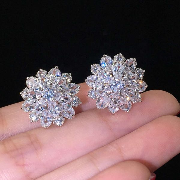 Eleganti regali nuziali per matrimoni Orecchini a forma di fiore del sole placcati in argento Orecchini a bottone colorati con zirconi cubici grandi