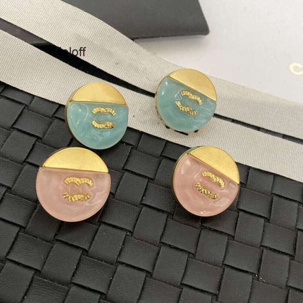 Luxurys Stud Küpe Bakır Tasarımcı Kadınlar Stud Luxury 18K Altın Kaplama Sevgililer İnci Kristal Altın Çift Mektuplu Takı Klasik