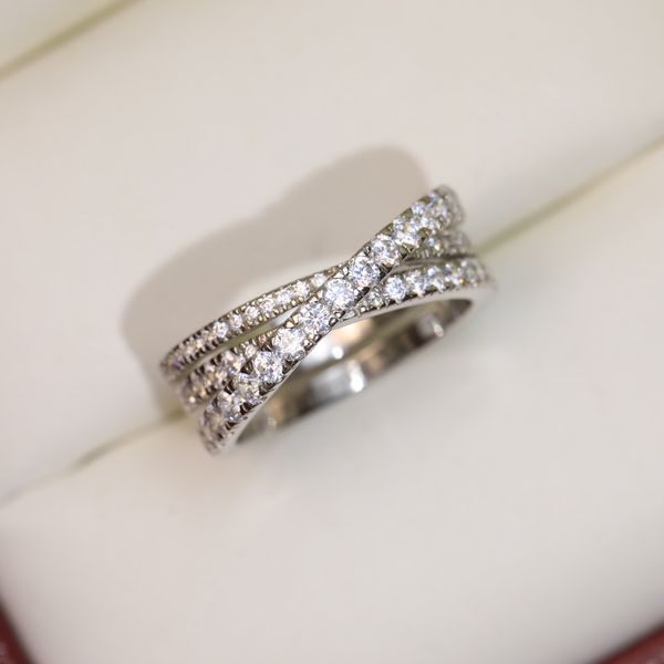 Anel designer anel de jóias de luxo anéis para mulheres moda personalidade requintado anel de dedo duplo anel de cruz micro-conjunto de diamante de alto carbono moda cem jogo