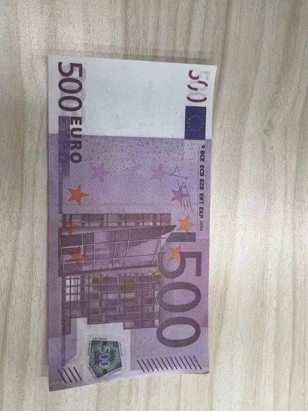 Copia denaro in dimensioni effettive 1:2 per una presentazione video su banconote in euro false Txssv