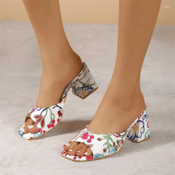 Pantofole Design alla moda Tacchi quadrati Decorazione floreale Botki Damskie Stile quotidiano per il tempo libero Suola in gomma Scarpe da donna esterne