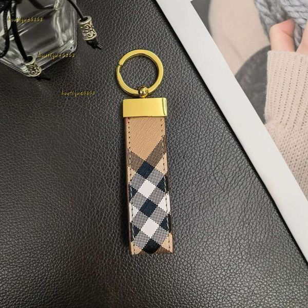 Chaveiros Lanyards Chaveiro Clássico Mulheres Designer Plaid Coin Bolsa Pingente Homens Carro Chaveiro Presente de Aniversário Marido Esposa Luxo Chaveiro 2024