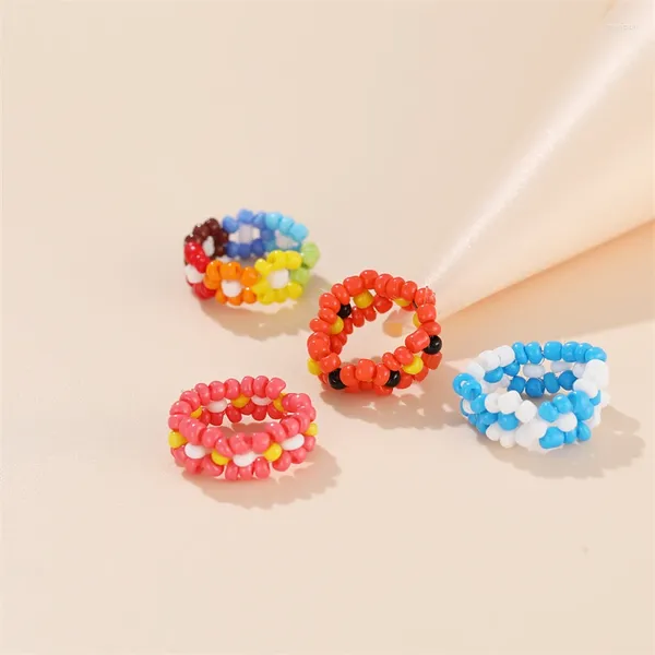 Küme halkaları moda renkli küçük çiçek yüzüğü Kore versiyonu el dokuma boncuk pirinç boncukları kadın kız mücevher taze stil