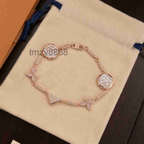 Designer di lusso Bracciale portafortuna Classico da donna Braccialetti con erba scintillante Politica Moda Fibbia Braccialetti con ciondoli Amore Stile casual Coppia Uomo Catena Nizza 1T7Z