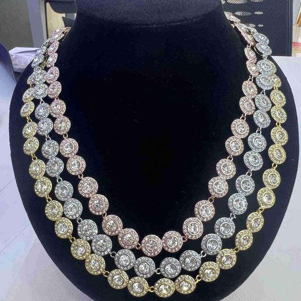Die hohe Version von Shi Jiagao ist voller Charme und umwerfend.Römischer runder Knopf-Designer mit voller Diamantreihe, Diamant-Halskette, Armband, Ohrringen für Damen