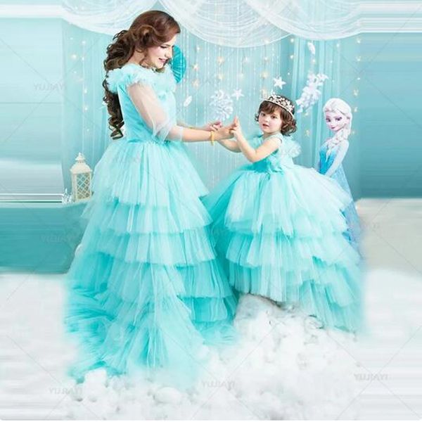 Vestido azul claro de princesa mãe e filha, vestido combinando para família, sessão de fotos, babados, vestido em camadas, mãe e eu, vestido de meninas