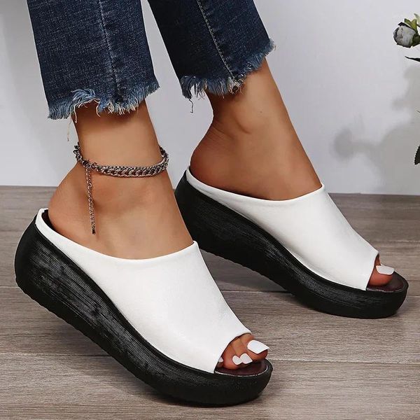 Сандалии, летняя обувь, женские тапочки, пикантные туфли с открытым носком на платформе, белые туфли на танкетке из искусственной кожи, женская повседневная обувь большого размера