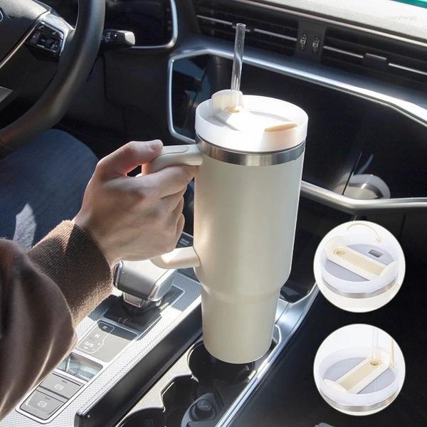 Bottiglie d'acqua Tazza isolante per caffè in paglia da 40 once con manico Bottiglia per auto portatile Grande capacità Tazze termiche gratuite BPA da viaggio Strumento da cocktail