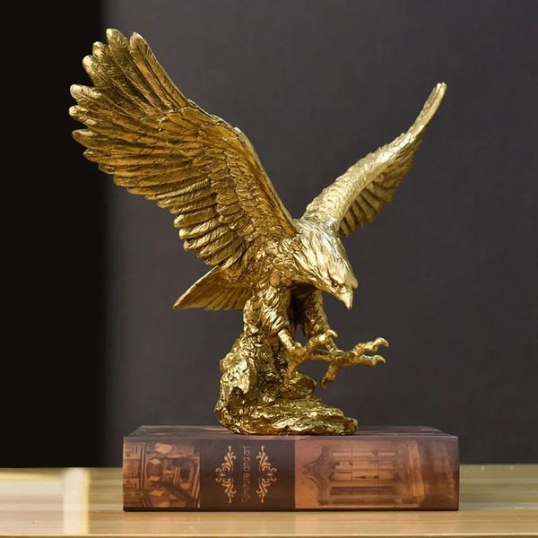 Nordic resina águia dourada estatuetas animais falcão estátua artesanato escultura ornamento casa sala de estar escritório desktop gabinete decoração 240127
