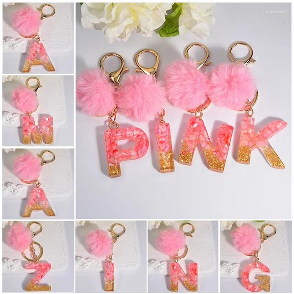 Keychains 26 Initialen Briefschlüssel Anhänger mit rosa flauschiger Pompom für Mädchen Handtasche Glitzer Gradient Harz Alphabet Schlüsselbund Charme