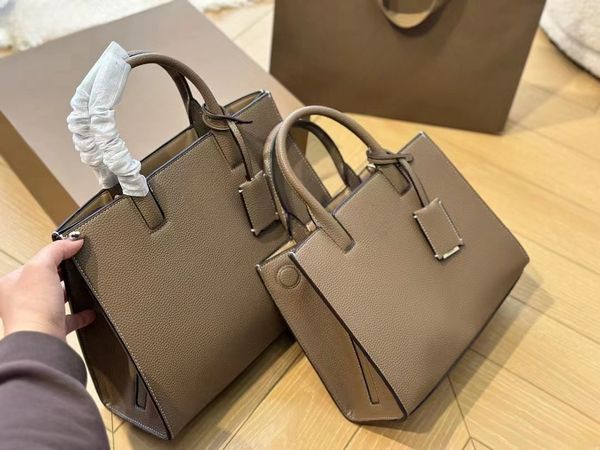 Borsa da donna classica Women Bag di grande capacità con una borsa per materiale in pelle grossolana con tasche a più tasche per design di lusso a specchio per specchio borse da viaggio da viaggio HDMBAGS2024