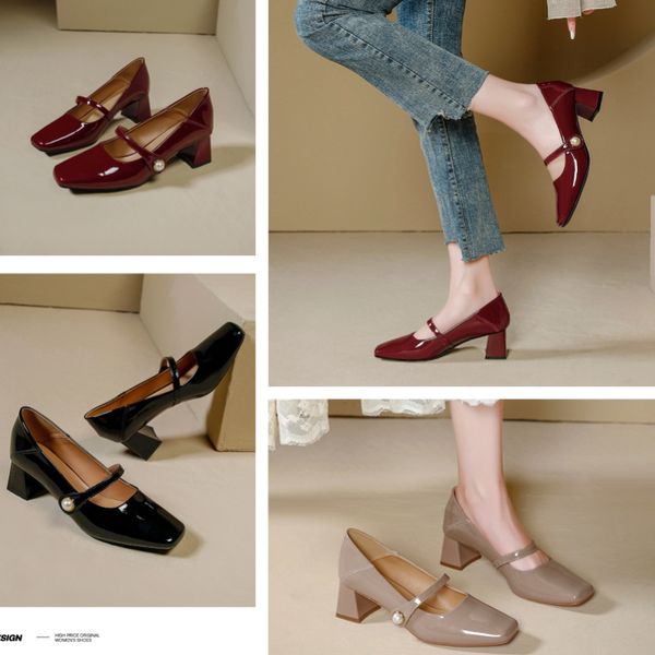 décolleté da donna alla moda Scarpe casual con tacco slingback in pelle opaca dorata con borchie