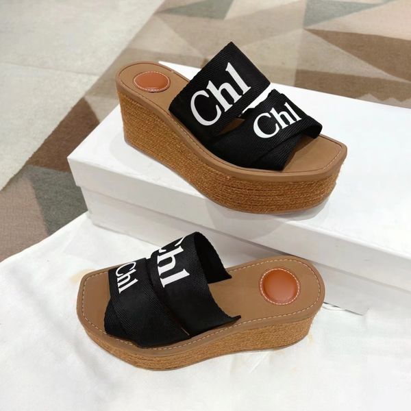 Pollette da piscina estate di alta qualità Schede da donna Scarpe casual Casual Sanela da viaggio Sandale da viaggio legnose Scarpe piattaforma per sandalo Comfort Black White Man Canva Designer Slide Mule