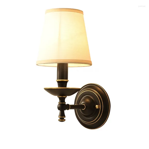 Lampada da parete Decorazione TV in rame Decorazione domestica americana Camera da letto Comodino Moderno Semplice Corridoio Applique Luci a LED