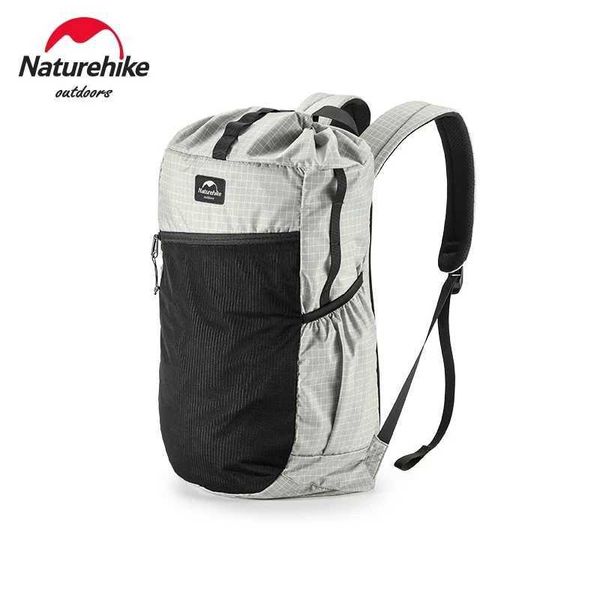 Sacos de caminhada Naturehike Ao Ar Livre Ultraleve Camping Mochila Mochilas de Viagem À Prova D 'Água Leve Caminhadas Piggyback Mochila Respirável YQ240129