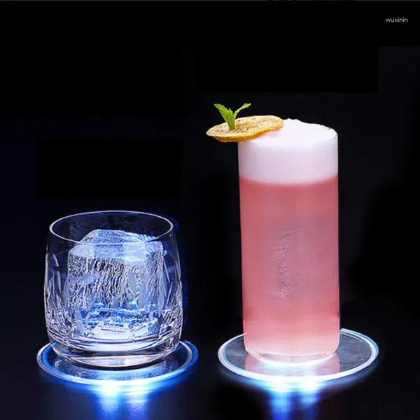 Tappetini da tavolo Lampada adesiva luminosa per bottiglie da 10 cm con tazza luminosa a LED per decorazioni per vasi da cocktail Bar Holiday Patry KTV