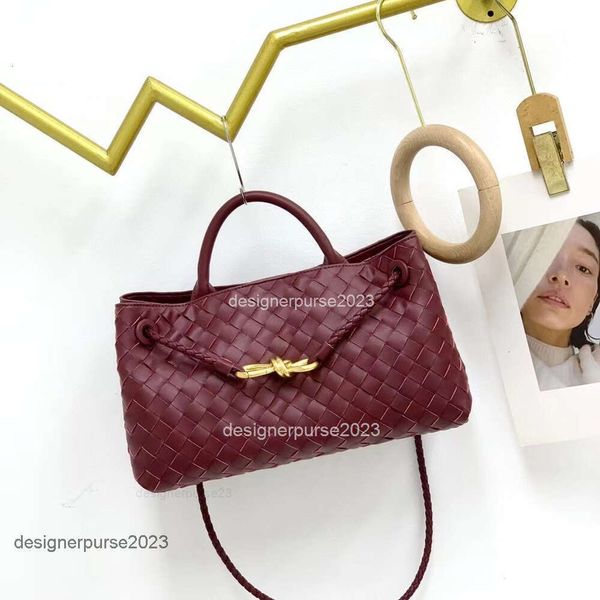 Bolsas para mulheres Mochila de couro Andiamo Tote Lady Bolsa Bolsas clássicas 2023 Botegas Bolsa feminina de ombro de couro de vaca pequena marca Gold Venetas East / West Wozs NN1Q