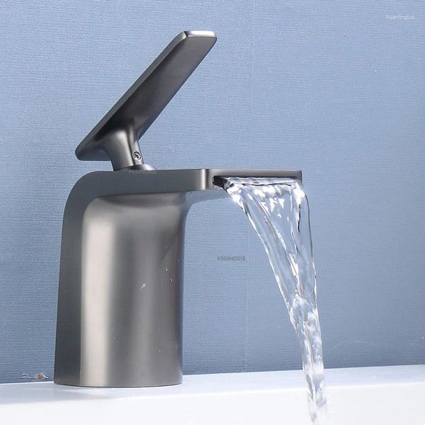 Rubinetti per lavandino del bagno Rubinetto in ottone nordico Spazzola Cascata dorata Toilette Vasca da bagno Miscelatore freddo per lavabo Rubinetto per acqua da banco