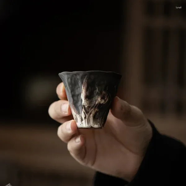 Чашки Блюдца Ваби-саби Тихая штука Черная керамика Ручная работа Руководство по порошку Домашняя чашка для чая Ретро Китайский дзен Маленький размер Дегустация одинарная