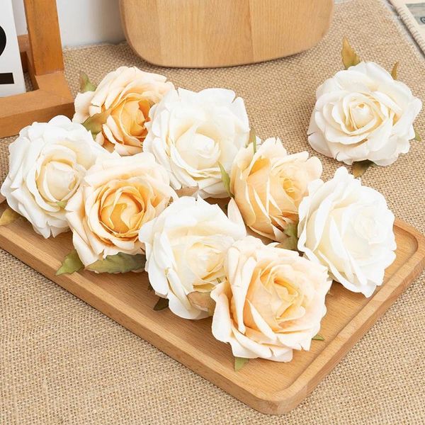 Flores decorativas 10 peças cabeças de rosas artificiais de seda branca scrapbooking para casa decoração de bolo de aniversário de casamento flor falsa de alta qualidade