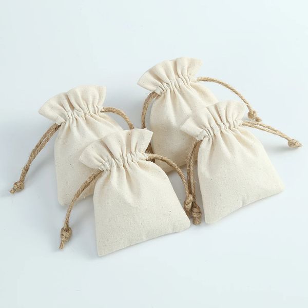 Anéis 50pcs Cotton Turlap Jewelry Gift Bag Small Nature Salpas para Bolsa de Brinco de Colar Bolsa Favores de Casamento