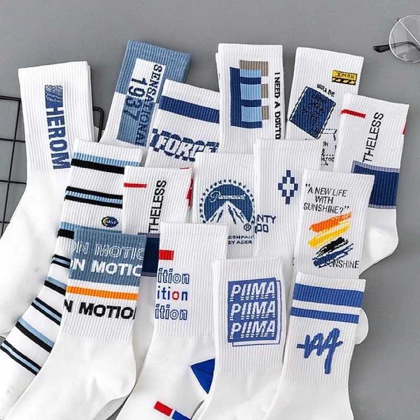 Sportsocken Mode Student Paar Strümpfe Weiße Baumwollsocken Mid-Tube Sportsocken Sommer Herrensocken Radsocken Großhandel 35-44 Größe YQ240126