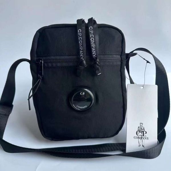 CP Trendi Sevimli Omuz Tasarımcı Çanta Crossbody Çanta Sevimli Göz Cp Küçük Kare Çanta Açık Hava Erkek ve Kadınlar CP Company Küçük Çanta Diy Kişisel 2247