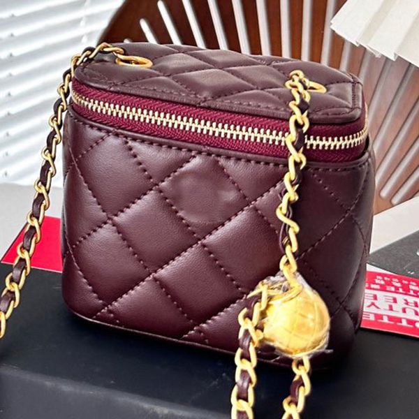 Дизайнерская сумка Классический женский кошелек Черная сумка Кожаная сумка Золотая цепочка Сумка на ремне Дизайнерские сумки Сумка Вечерние сумки для макияжа Модный подарок Высокая текстура