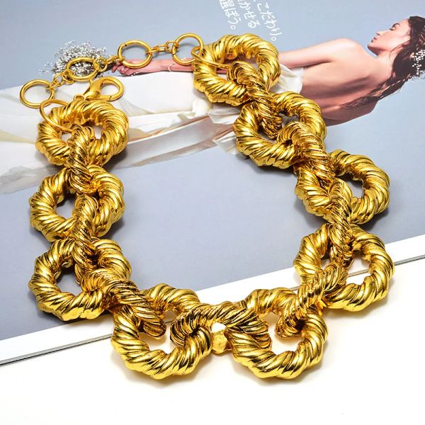 Halsketten Neuankömmlinge Statement Luxus Gold Farbe Metall Hoops Halskette Fein Accessoires für Frauen Modetrend übertriebene Halsketten