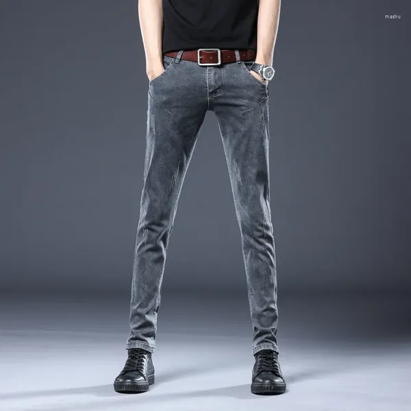 Jeans da uomo All-match Arrivo coreano Pantaloni casual in denim Pantaloni lunghi dritti slim di fascia alta elastici per uomo