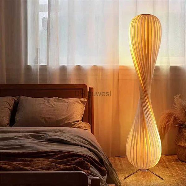 Lâmpadas de assoalho Wabi Sabi lâmpada de piso de madeira criativa saia de grama japonesa luz sala de estar quarto art deco designer simples sofá em pé YQ240130