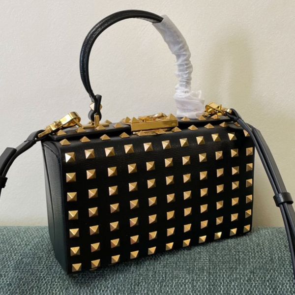 12a Perçin Çantası Deri Kutu Şekilli Çantalar Vintage Pirinç Donanım Moda Mektup Bagaj Ayarlanabilir Çıkarılabilir Omuz Kayışı Omuz Crossbody Çantalar