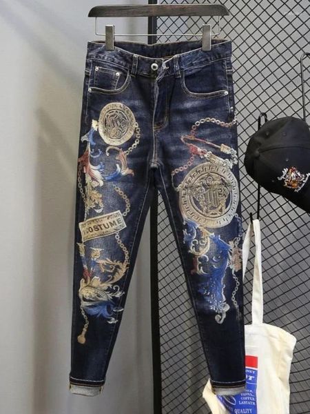 Calças de brim masculinas cortadas com impressão homem cowboy calças luz azul coreano moda denim clássico estética retro