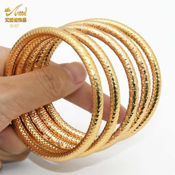 Collana braccialetti indiani dal design semplice per le donne Matrimonio Dubai Braccialetti color oro Braccialetti di rame placcato oro di design all'ingrosso di gioielli