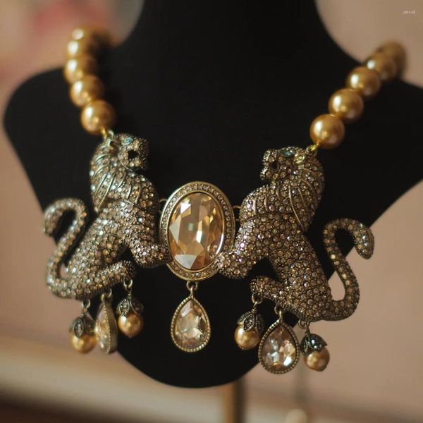 Halsketten mit Anhänger Europäische und amerikanische Schwerindustrie HD Vintage Edle Perle übertreibt den persönlichen Charme Löwenförmige HalsketteTrendiger Stil